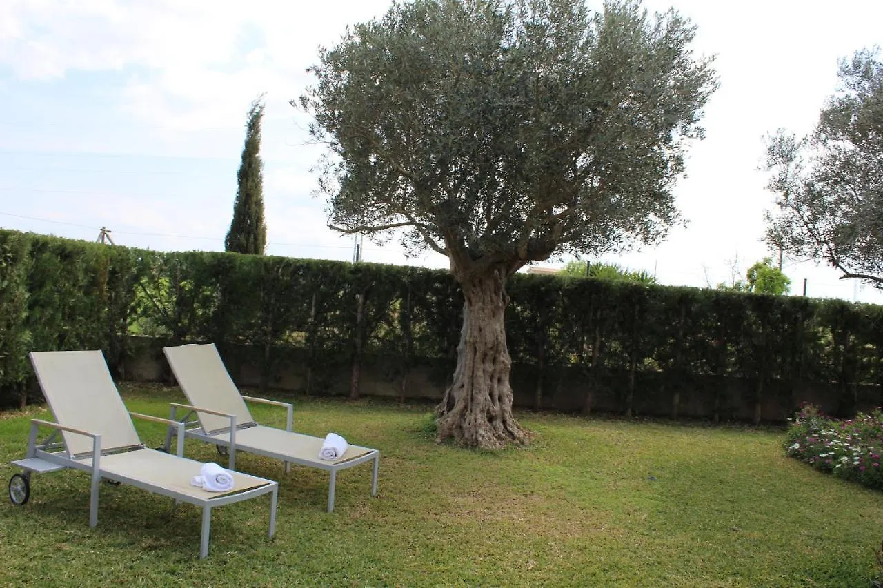 Casa rural finca son gallina con piscina y jardín en Sa Pobla, ideal para 6 personas