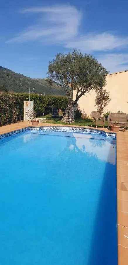 Casa rural finca son gallina con piscina y jardín en Sa Pobla, ideal para 6 personas España