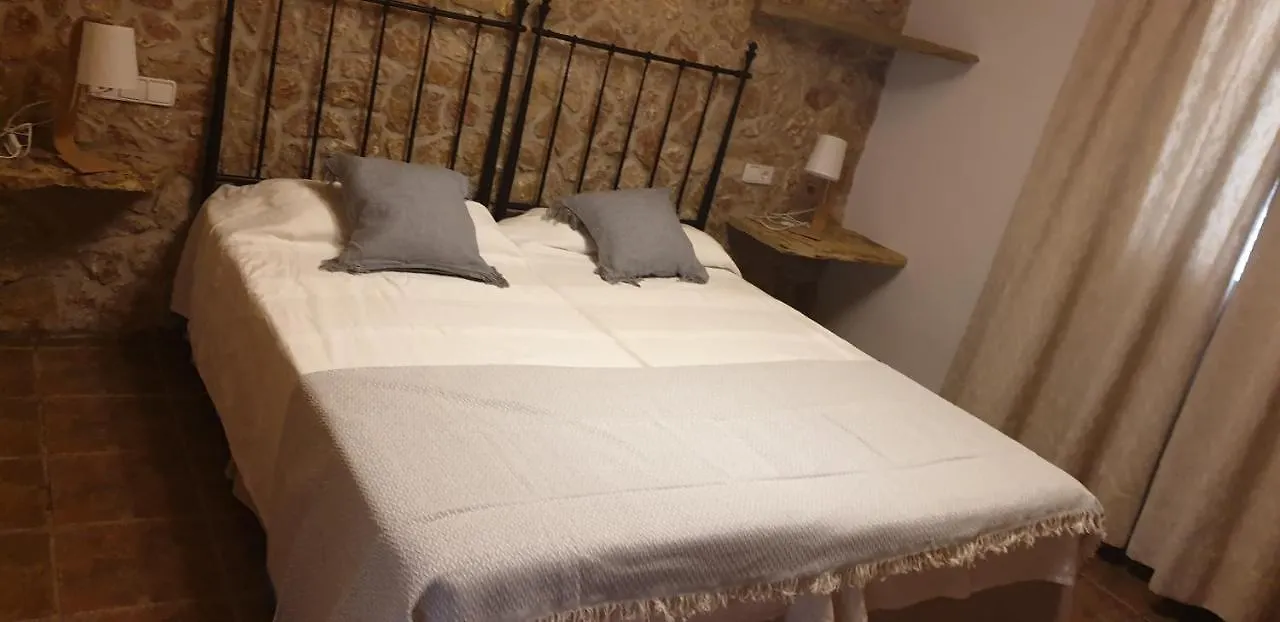Casa rural finca son gallina con piscina y jardín en Sa Pobla, ideal para 6 personas